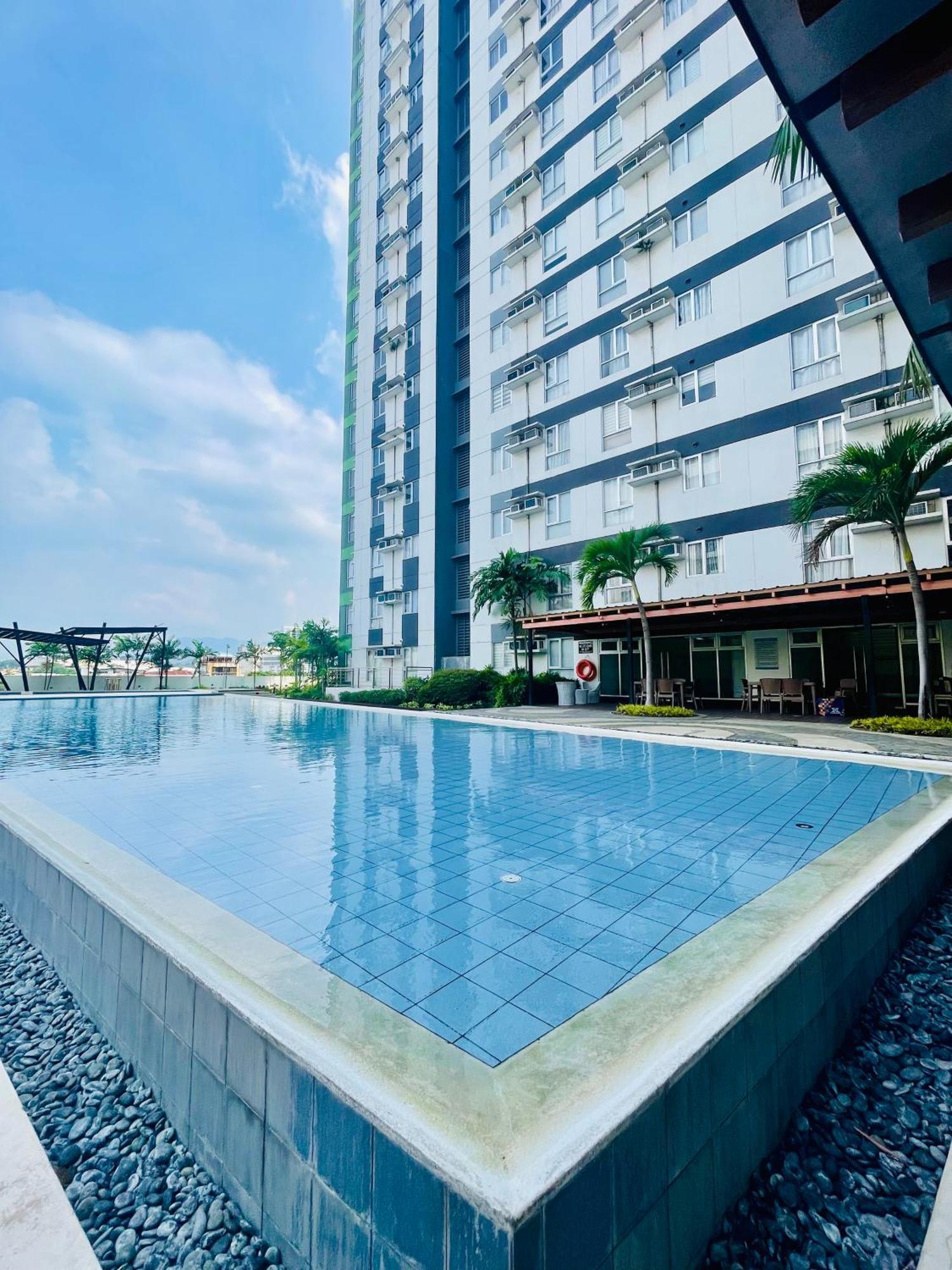 2-Bedroom Condo Unit With Balcony At Centrio Tower Beside Ayala Centrio Mall Downtown Cdo Кагаян-де-Оро Экстерьер фото