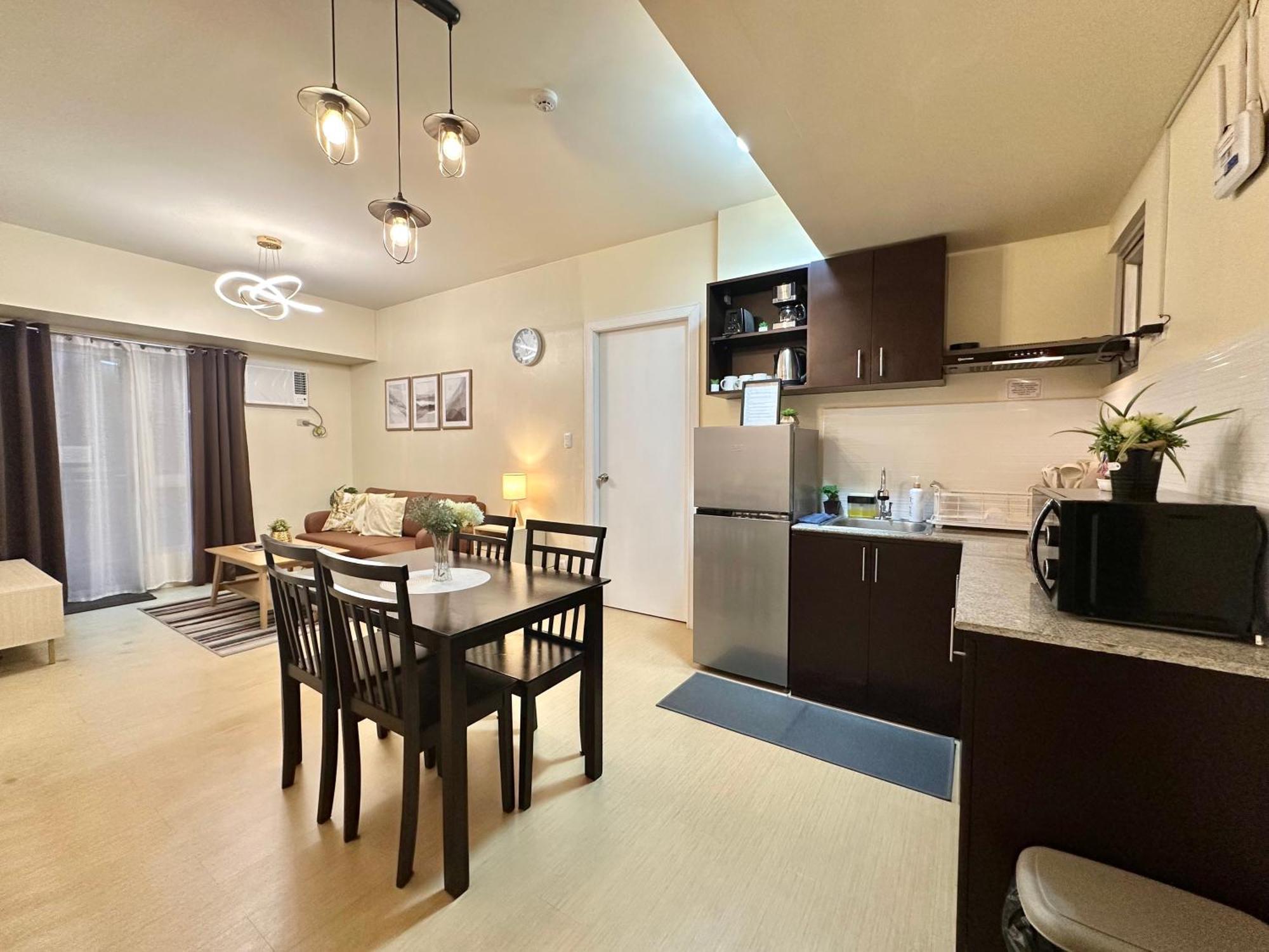 2-Bedroom Condo Unit With Balcony At Centrio Tower Beside Ayala Centrio Mall Downtown Cdo Кагаян-де-Оро Экстерьер фото
