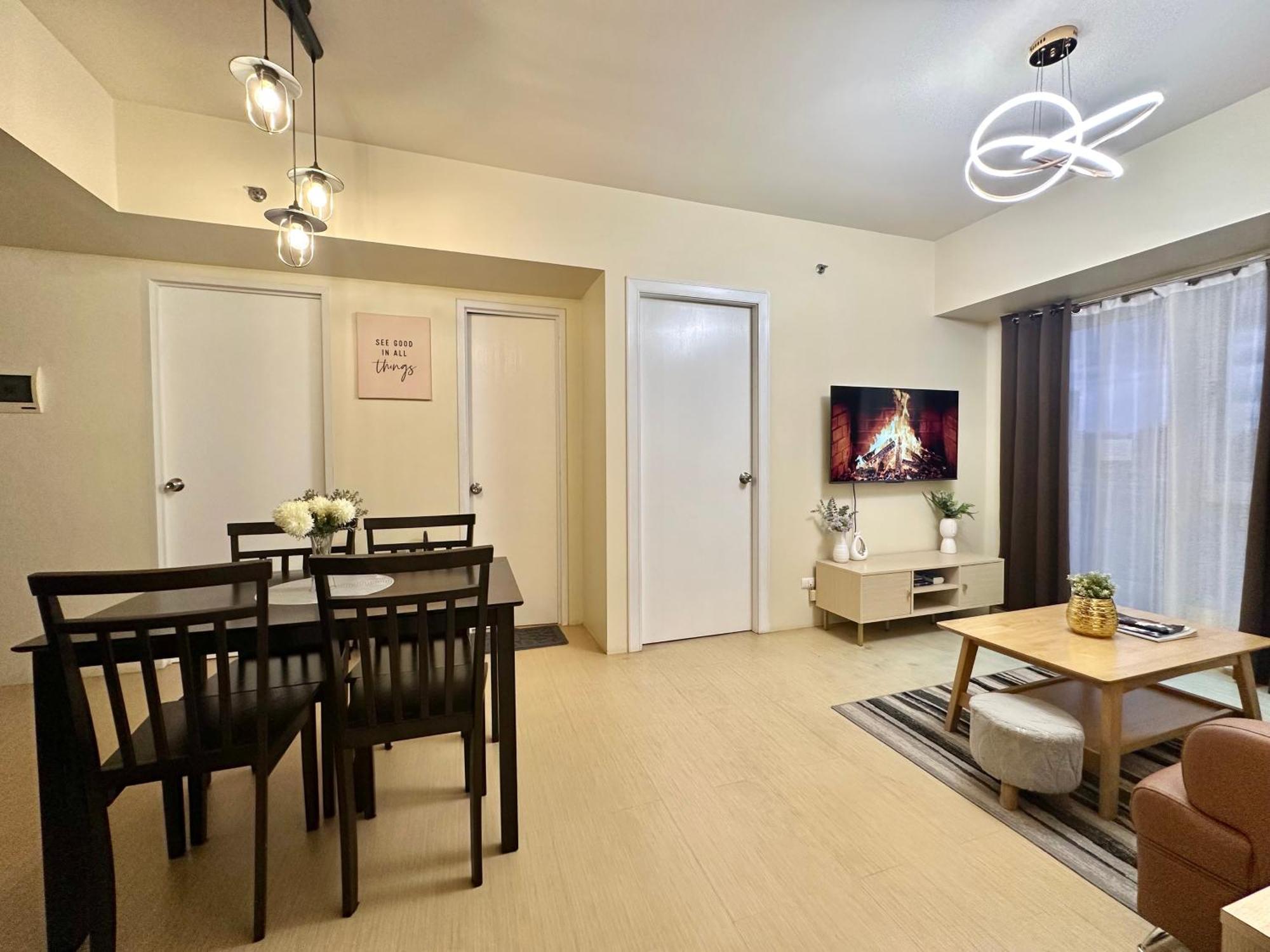 2-Bedroom Condo Unit With Balcony At Centrio Tower Beside Ayala Centrio Mall Downtown Cdo Кагаян-де-Оро Экстерьер фото