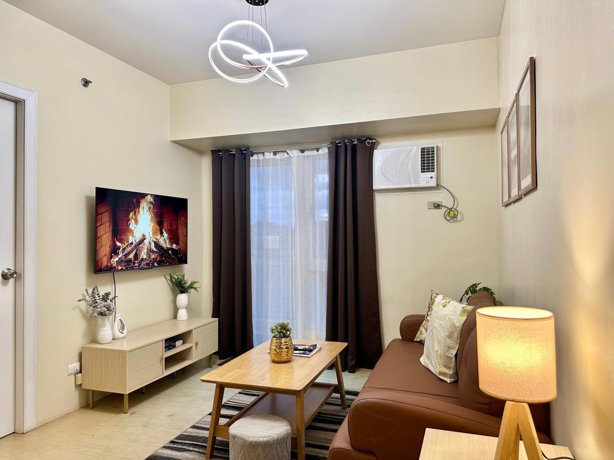 2-Bedroom Condo Unit With Balcony At Centrio Tower Beside Ayala Centrio Mall Downtown Cdo Кагаян-де-Оро Экстерьер фото