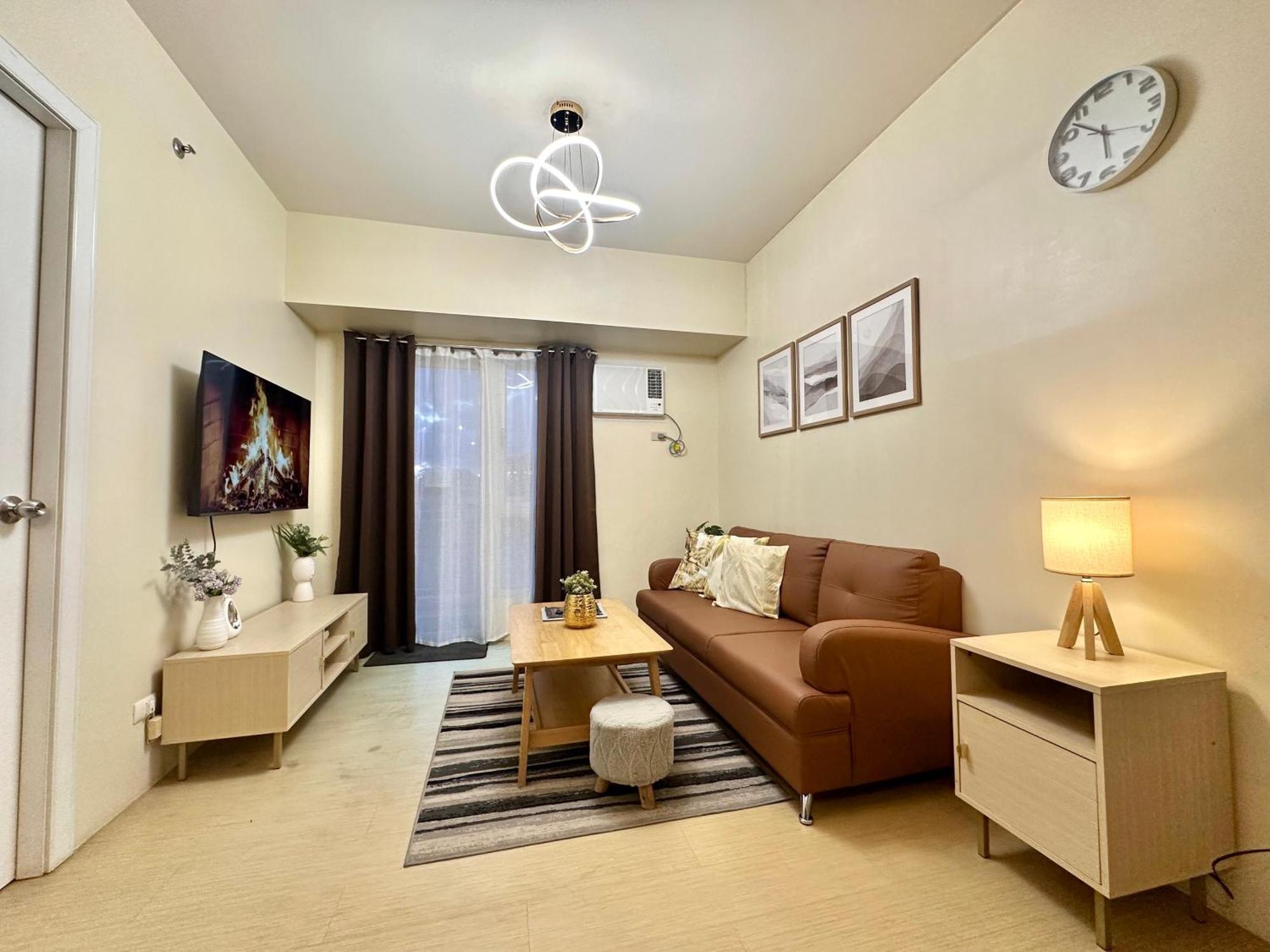 2-Bedroom Condo Unit With Balcony At Centrio Tower Beside Ayala Centrio Mall Downtown Cdo Кагаян-де-Оро Экстерьер фото
