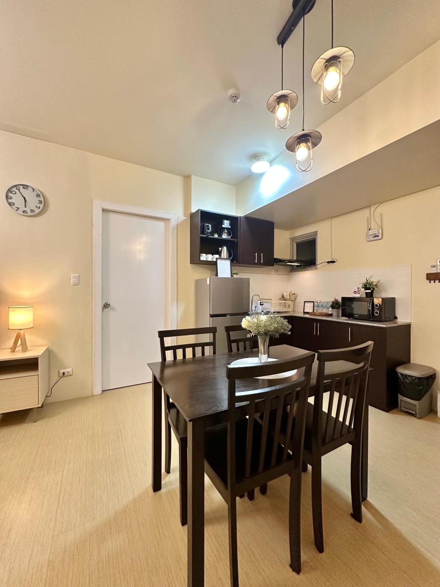 2-Bedroom Condo Unit With Balcony At Centrio Tower Beside Ayala Centrio Mall Downtown Cdo Кагаян-де-Оро Экстерьер фото