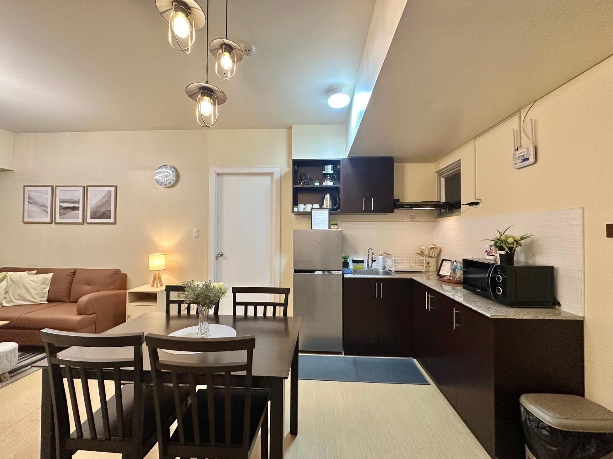 2-Bedroom Condo Unit With Balcony At Centrio Tower Beside Ayala Centrio Mall Downtown Cdo Кагаян-де-Оро Экстерьер фото