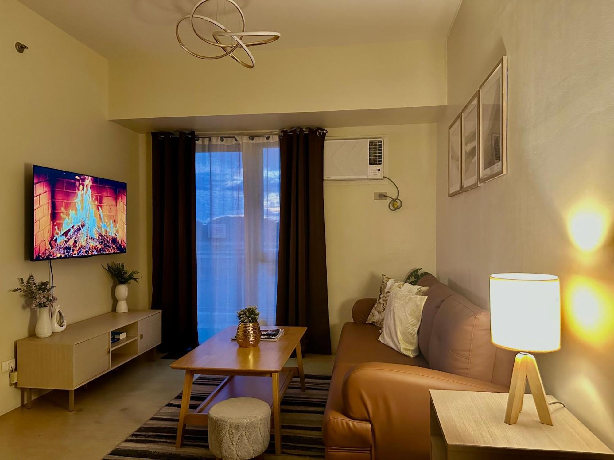 2-Bedroom Condo Unit With Balcony At Centrio Tower Beside Ayala Centrio Mall Downtown Cdo Кагаян-де-Оро Экстерьер фото