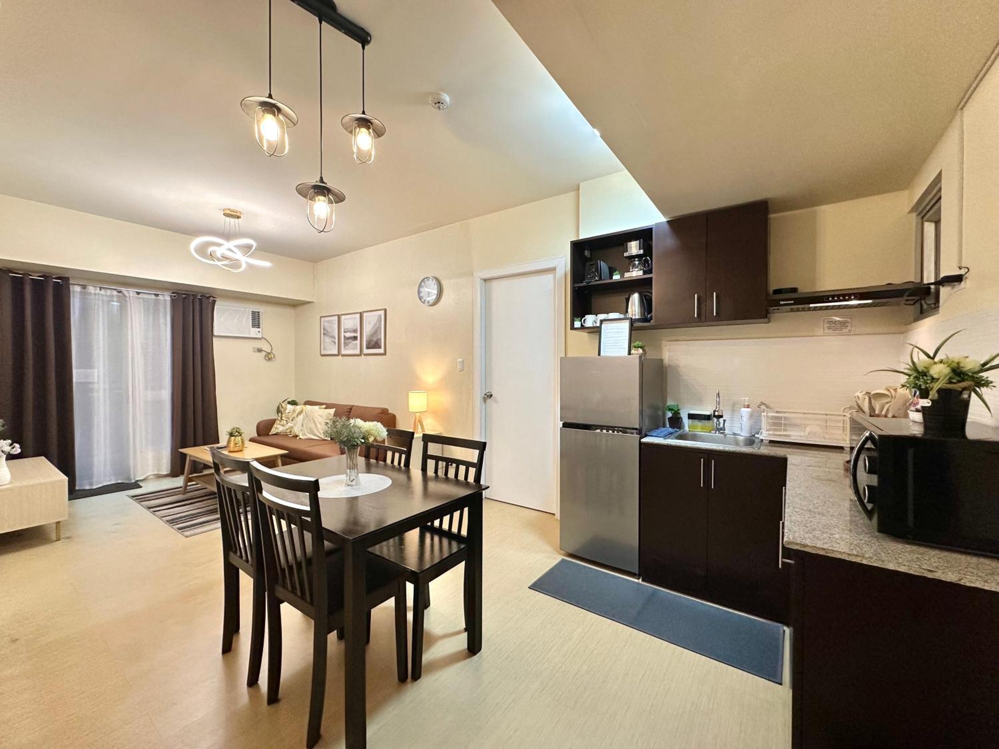 2-Bedroom Condo Unit With Balcony At Centrio Tower Beside Ayala Centrio Mall Downtown Cdo Кагаян-де-Оро Экстерьер фото