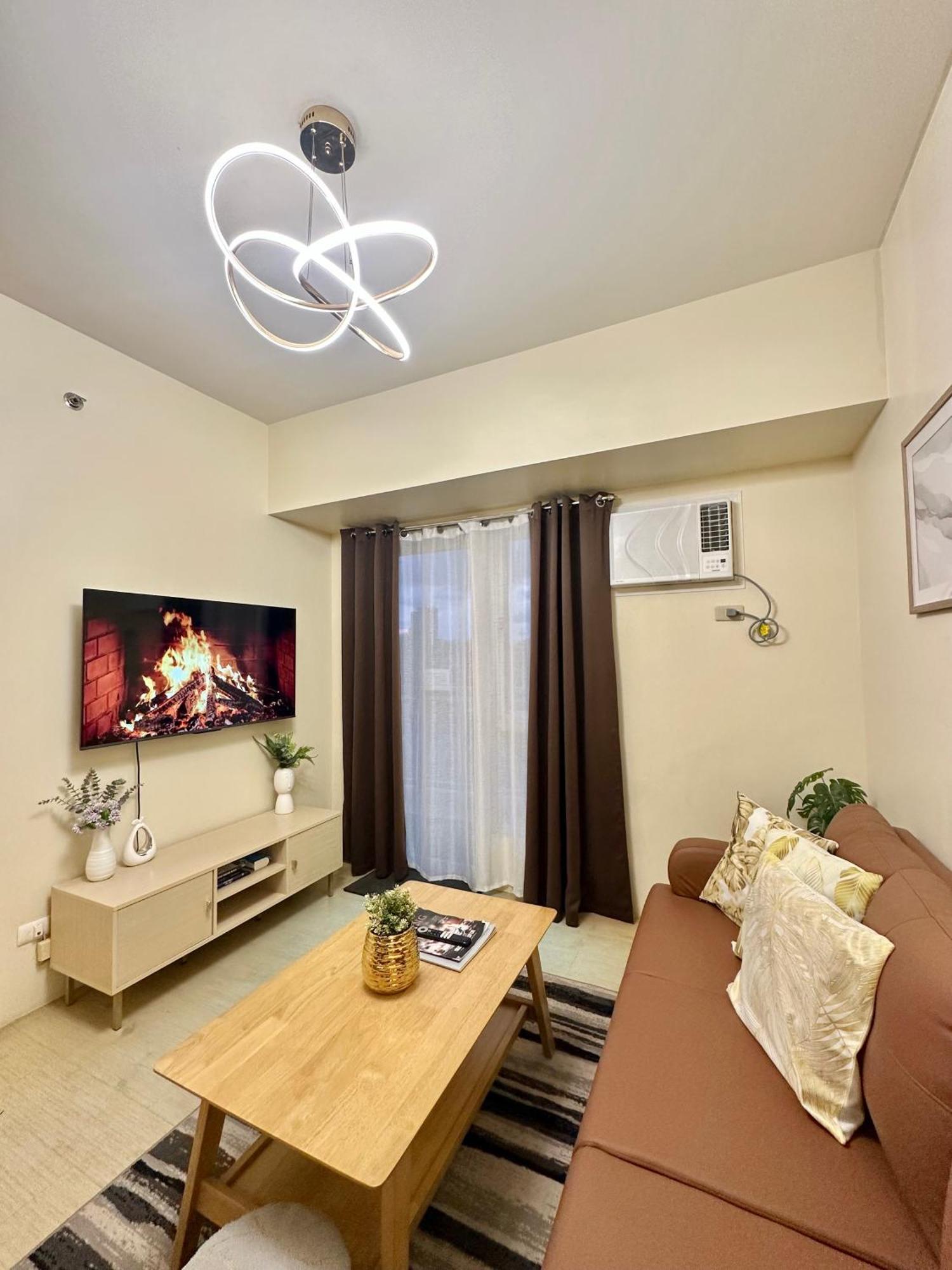2-Bedroom Condo Unit With Balcony At Centrio Tower Beside Ayala Centrio Mall Downtown Cdo Кагаян-де-Оро Экстерьер фото