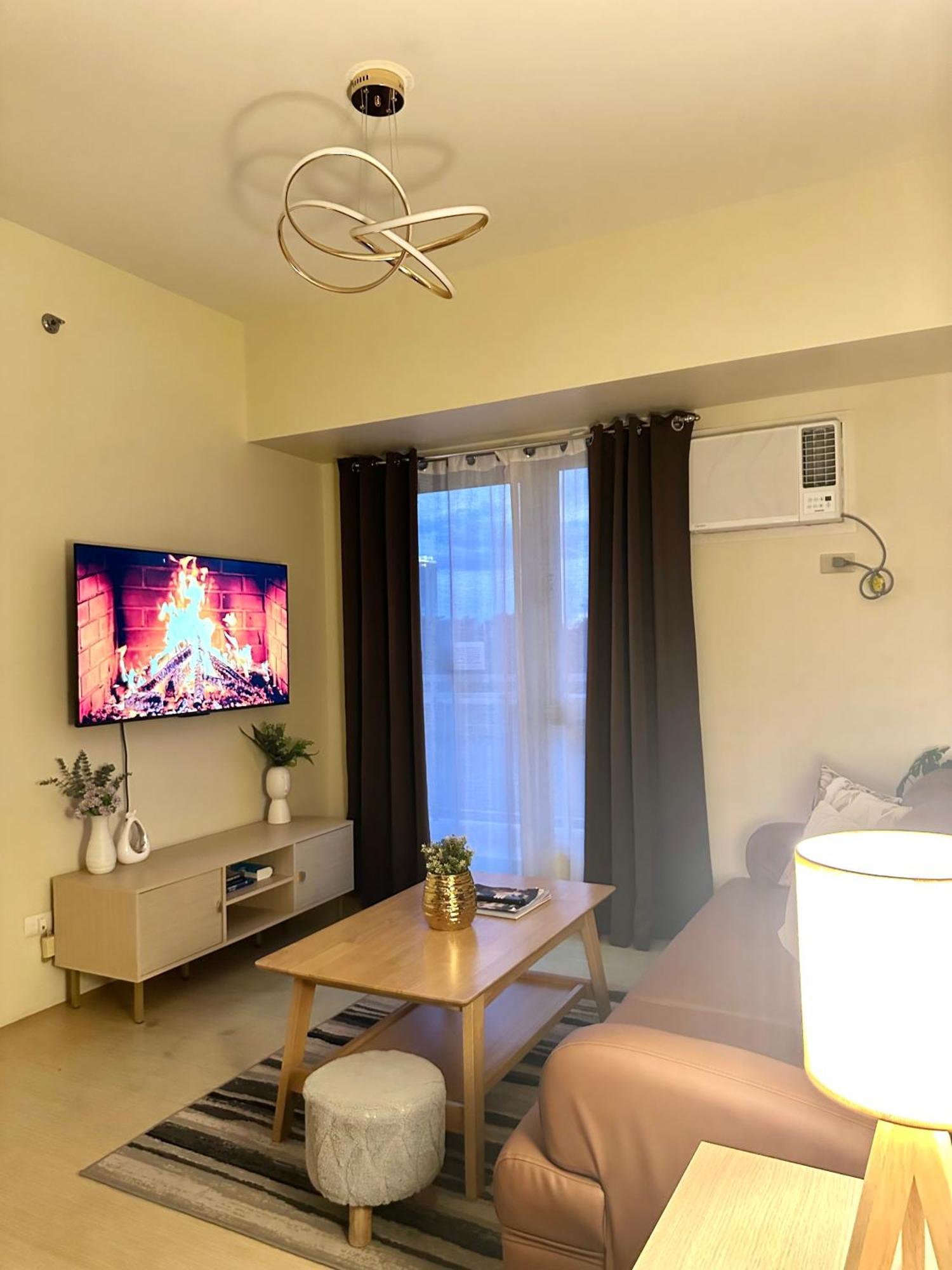 2-Bedroom Condo Unit With Balcony At Centrio Tower Beside Ayala Centrio Mall Downtown Cdo Кагаян-де-Оро Экстерьер фото